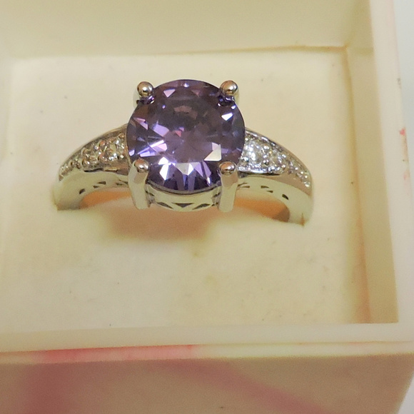 amethyst purple ring sz9.5 CZ & Rhinestone ... xr26 - Picture 3 of 7